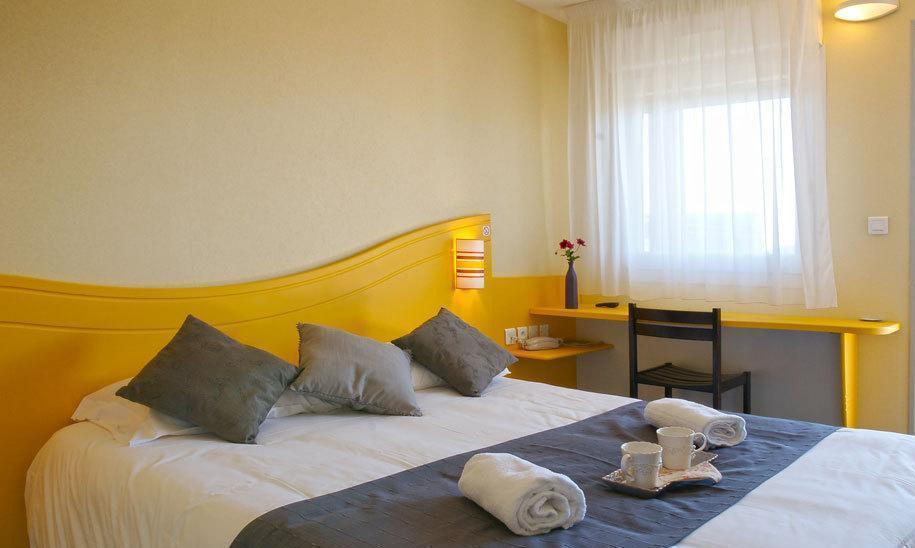 Couett'Hotel Oloron Sainte Marie Exteriör bild
